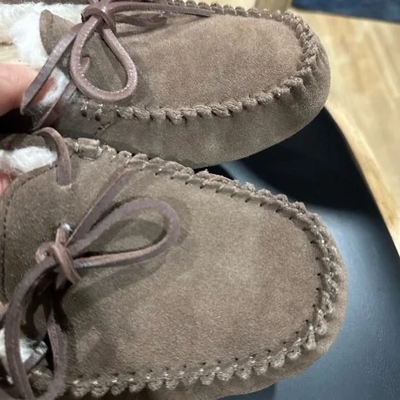 UGG  Olsen Chocolate Suede Slippers  new  no tags - Picture 6 of 12